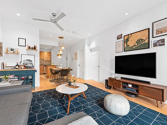3rd image of 315 20th St APT 3C