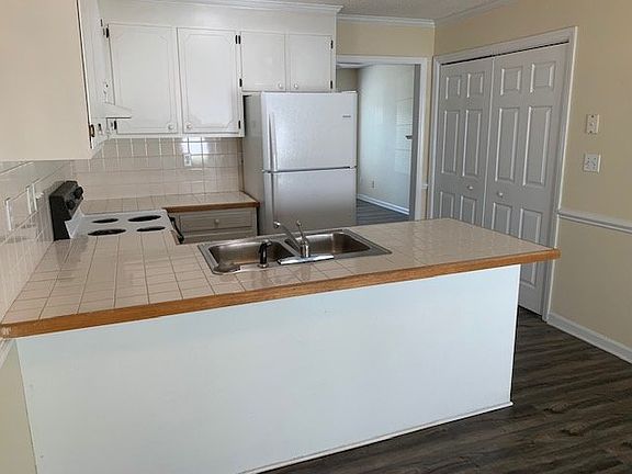 4th image of 3808 Sterling Pointe Dr Unit E5