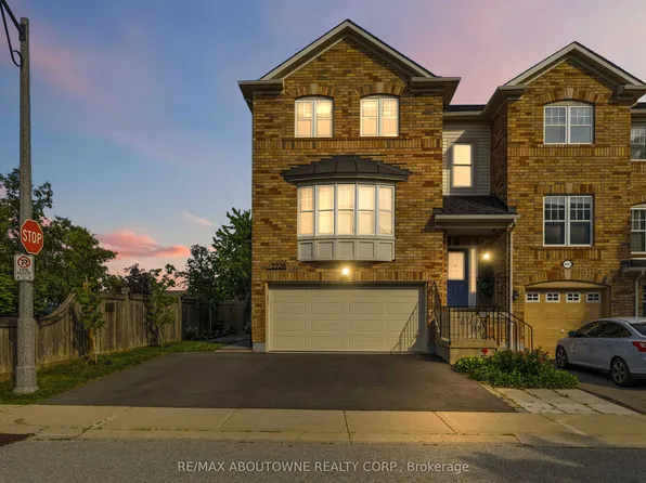 2228 Jillian Ln, Oakville, ON L6M 0G7