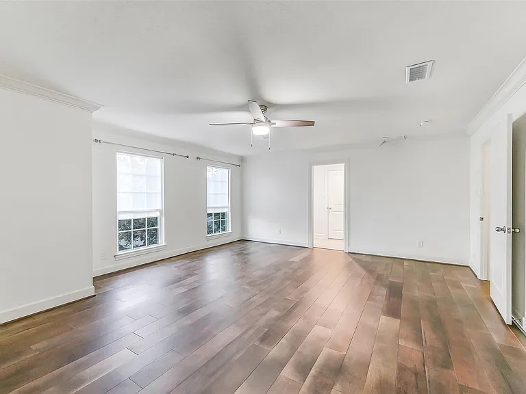 7505 Brompton St — Photo 10