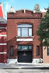 11 Scholes Street in Williamsburg