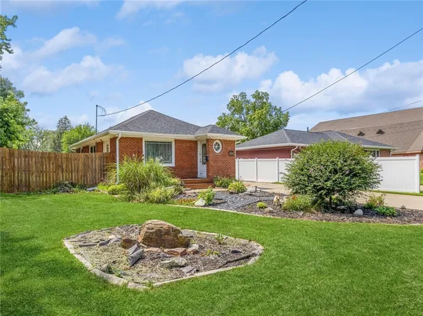 2806 49th St, Des Moines, IA 50310