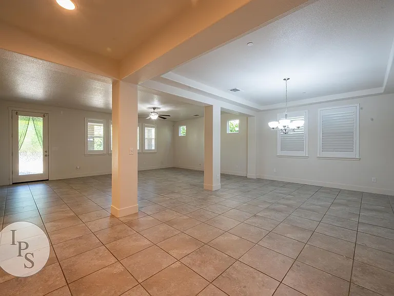 3245 Lexington Ave — Photo 3