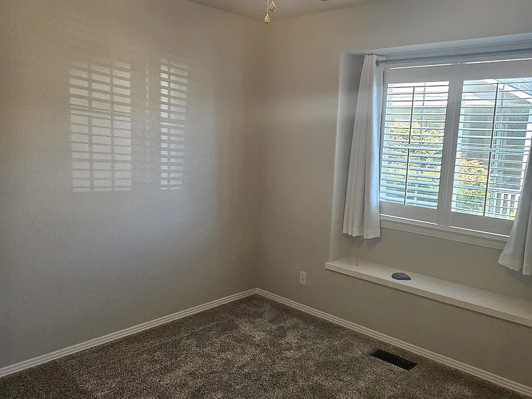 13845 W Hartford Dr — Photo 10