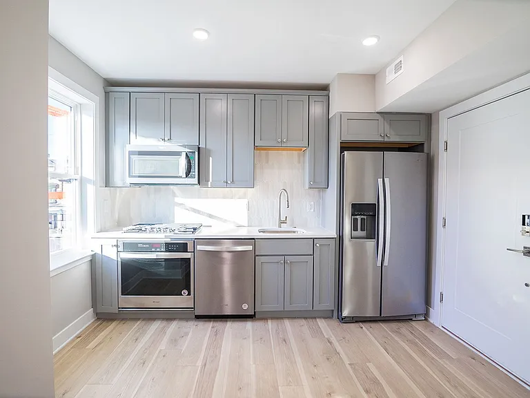 4926 Locust Street — Photo 2