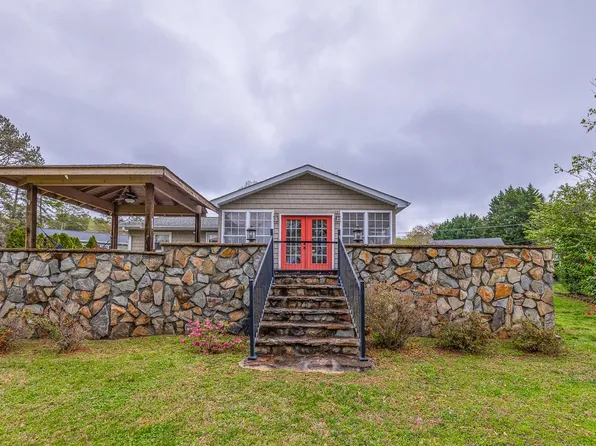 423 Coggins Shore Rd, Inman, SC 29349