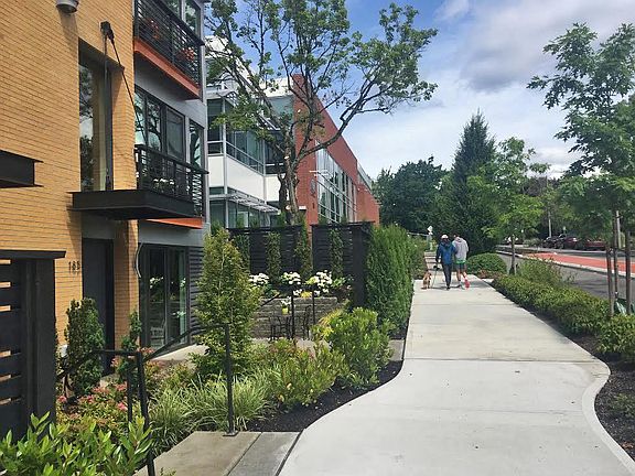 3rd image of 125 100th Ave NE #125