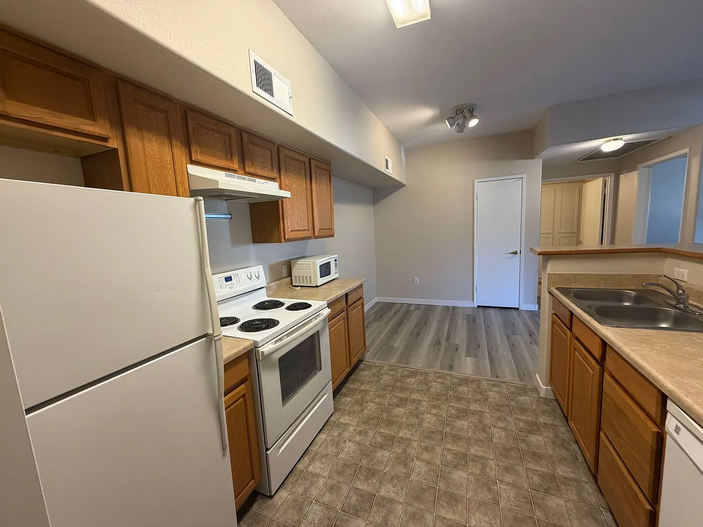 Charming 1-Bedroom Gated Condo Near South Point — Photo 3