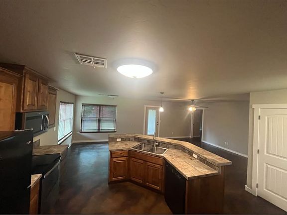 3rd image of 318 W Park St