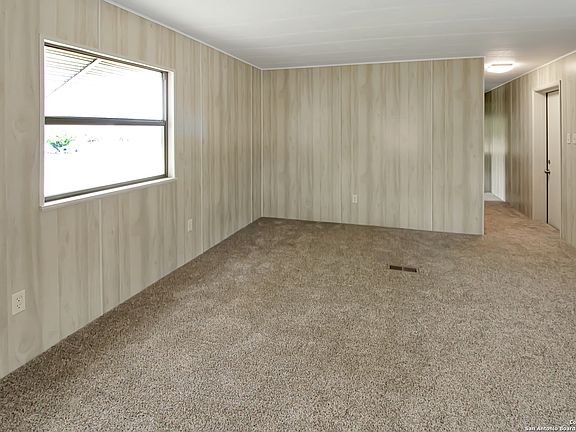 4th image of 1155 Pecan