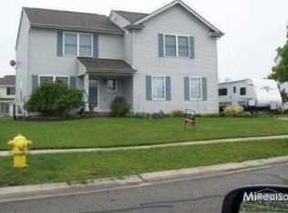 52137 Rivard Rd, New Baltimore, MI 48047