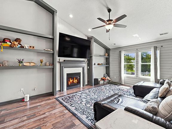 5th image of 8705 Goshawk Ln