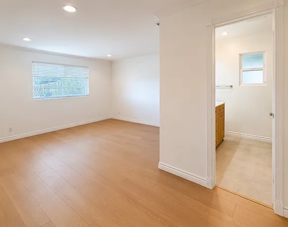 1505 Riviera Dr — Photo 8