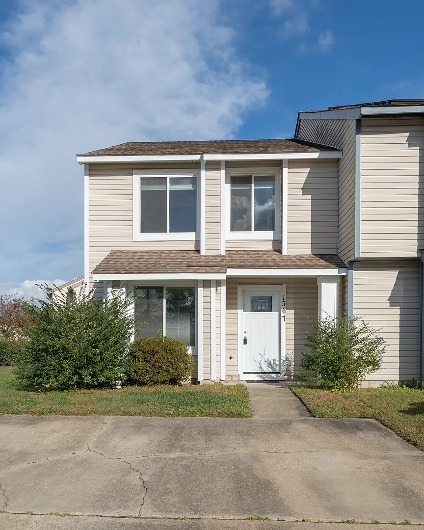 3 bed, 2.5 bath, 1500 sqft, $2,400 — Photo 2