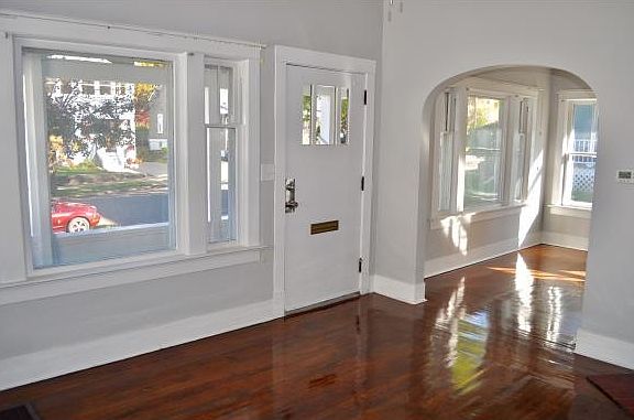 2nd image of 42 Vine St
