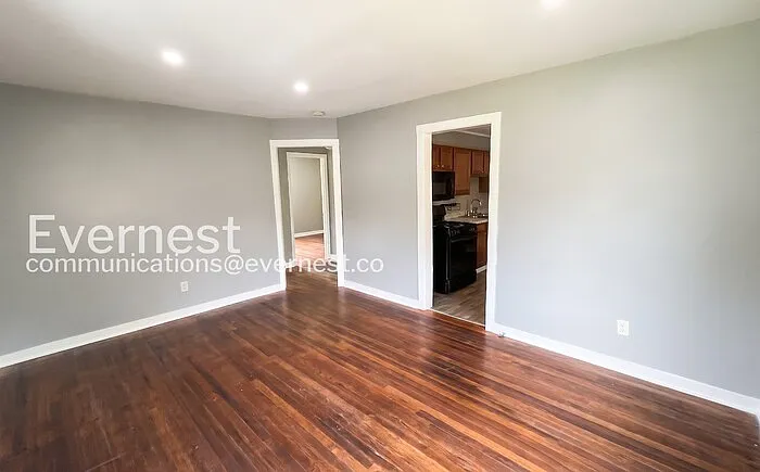 516 Athens Ct — Photo 5