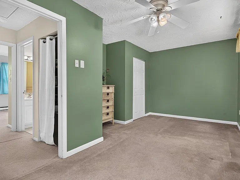Monticello Ln — Photo 6