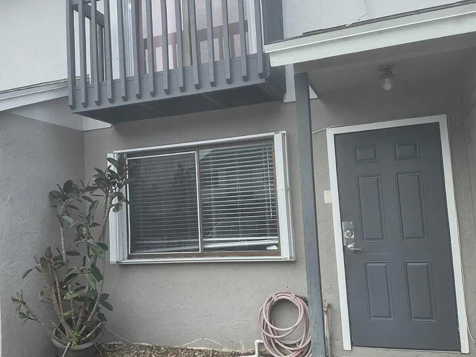 5204 Bayside Dr #5204