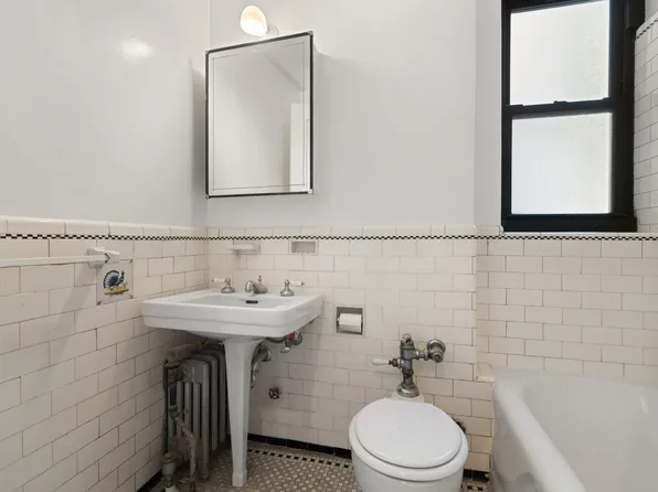 235 East 22nd Street image 11 of 19