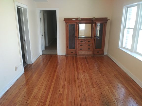 3rd image of 11130 S Vernon Ave #3
