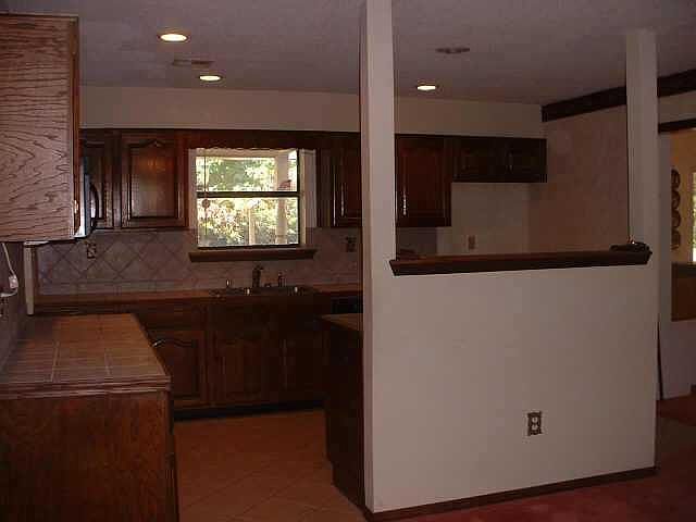 2nd image of 927 Pendergraft Rd