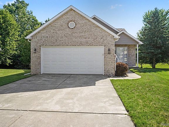 2nd image of 1007 Foxglove Ln