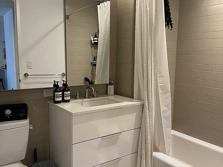 535 W 43rd St #11B — Photo 4