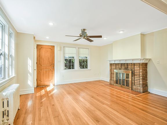 5th image of 806 Pelhamdale Ave #806