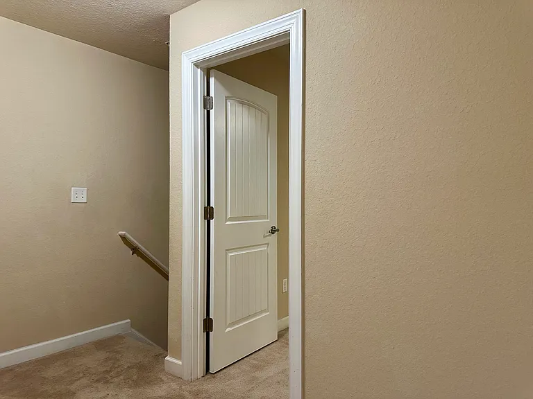 700 Albertine Ct — Photo 26