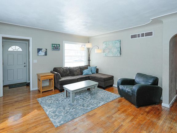 1892 Capital Ave SW-103