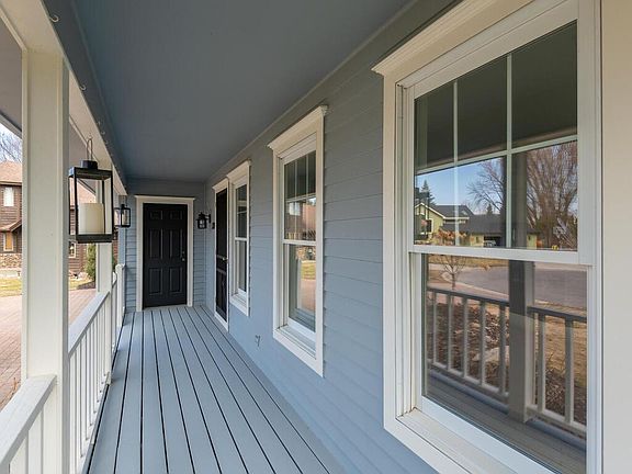 3rd image of 1301 Courtland E