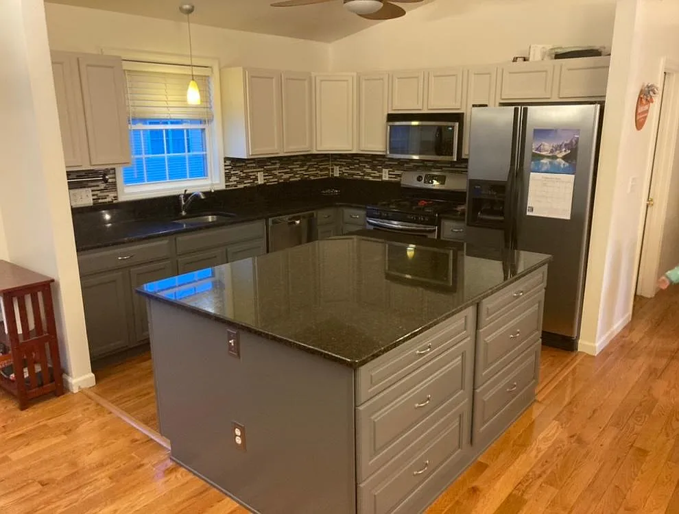 1 bed, 2.5 bath, 168 sqft, $900 — Photo 3