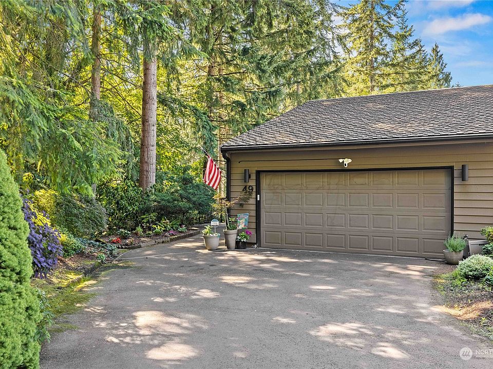 Two Car garage and golf cart garage space>