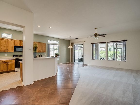 4th image of 344 W Continental Vista Pl