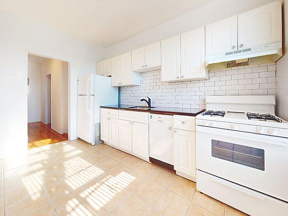 2nd image of 139 Payson Ave APT 2G