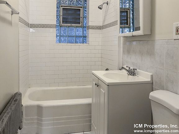 2nd image of 4152 N Ashland Ave Unit 1