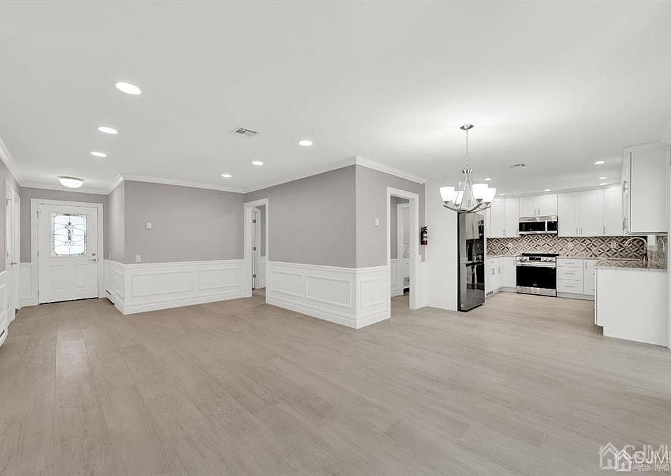 1st image of 482 Fairton Dr #C