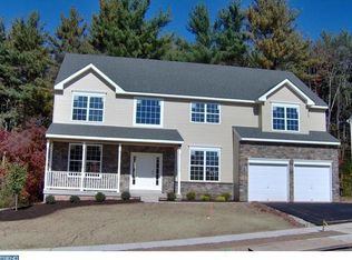 112 Oak Creek Dr, Royersford, PA 19468