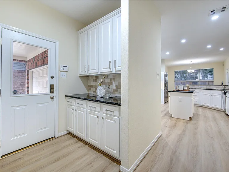 2327 Centerbrook Ln — Photo 9