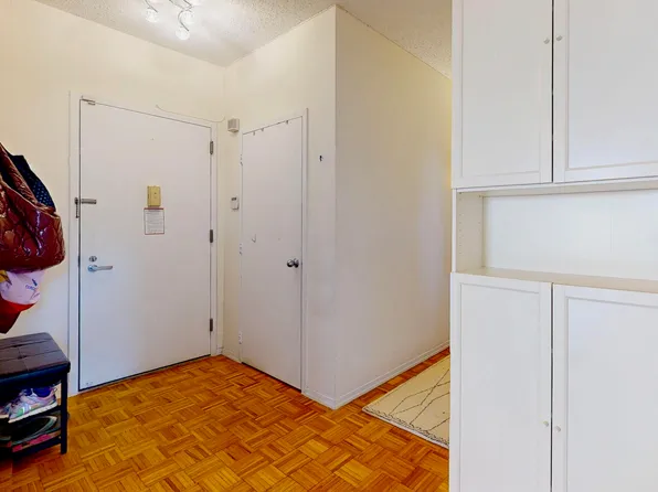 60 Oceana Drive West image 16 of 39