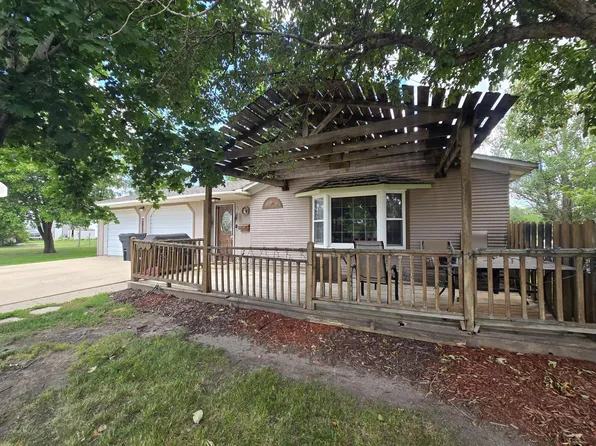 115 W 4th Ave, Miller, SD 57362