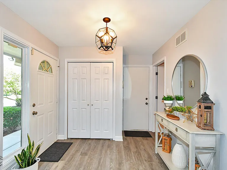 17323 Lakebrook Dr — Photo 3