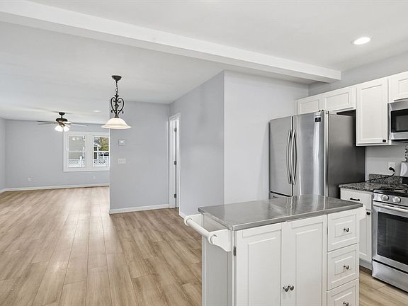 4th image of 111 Methuen St