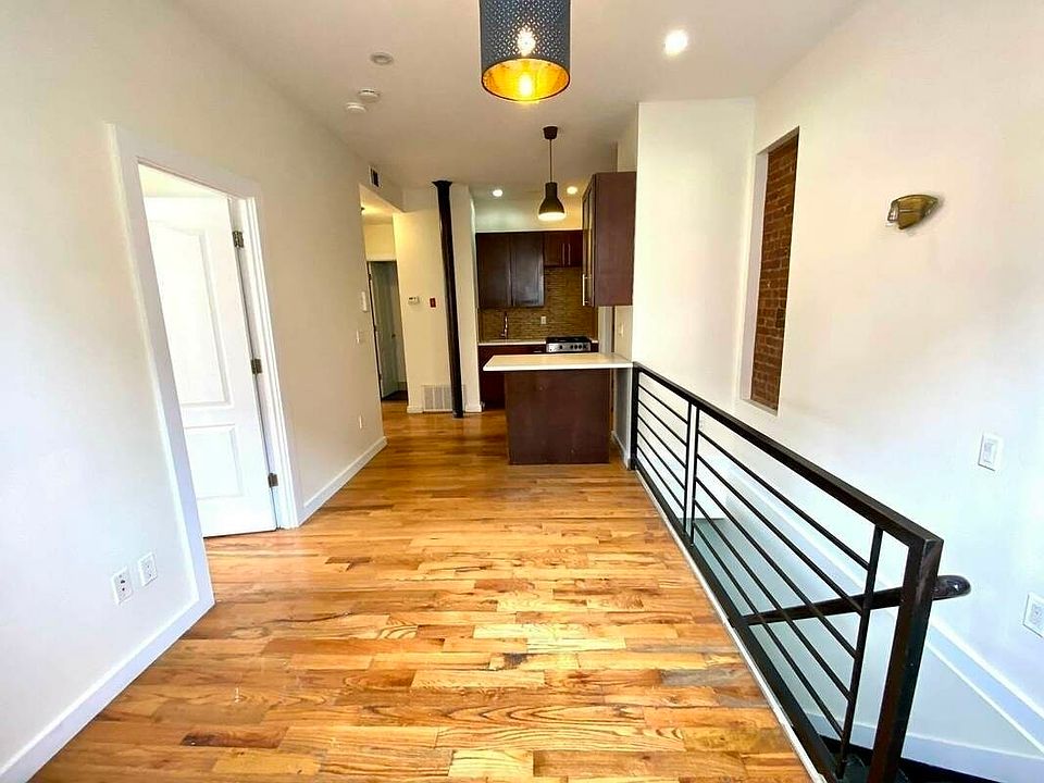 1st image of 591 Franklin Ave #1C