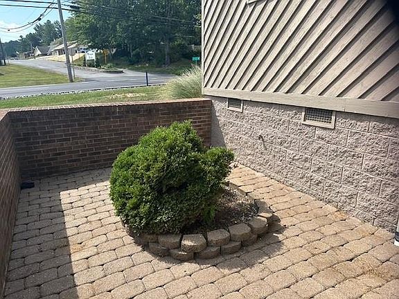 3rd image of 101 Pine Park Pl