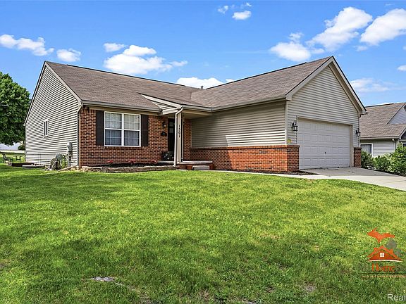 3rd image of 1501 Vanderbilt Dr