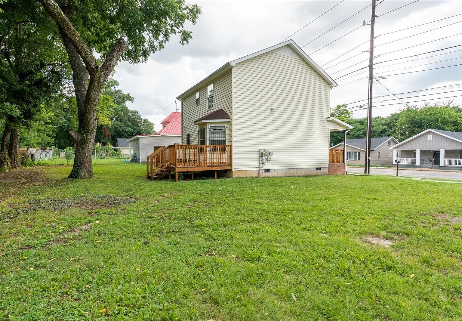 1320 Roanoke Ave — Photo 4