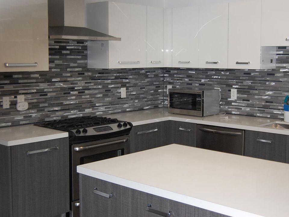 1st image of 433 Pine Ave #101