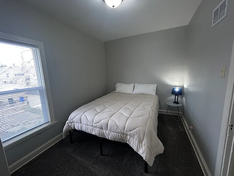 1746 B Ave NE — Photo 9
