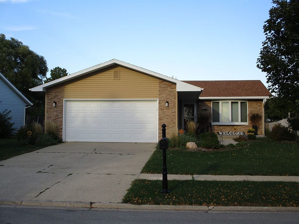 1st image of 742 Cherokee Dr